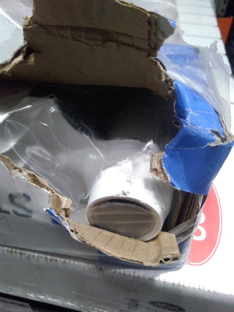 Уцененный товар (нарушена упаковка, скол краски на коллекторе): Радиатор биметаллический STOUT Space 350 12 секций боковое подключение RAL9016, SRB-0310-035012