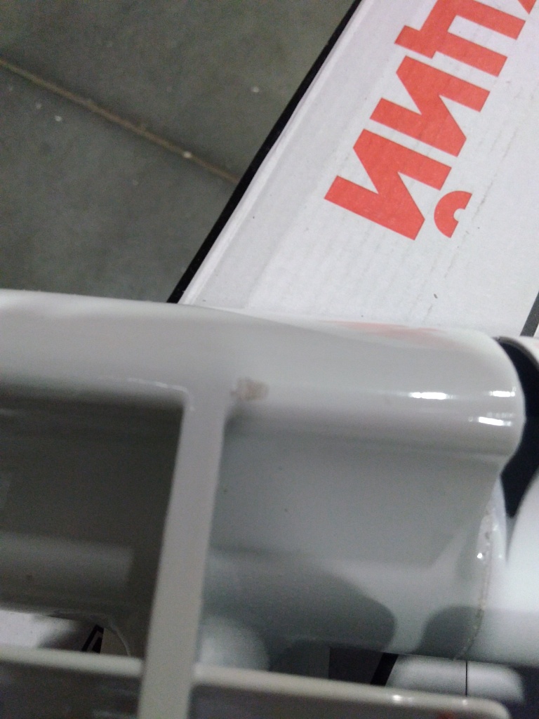 Уцененный товар (трещина ламели, потертость в верхней части крайней секции): Радиатор биметаллический ROMMER Profi BM 350 12 секций боковое подключение (BI350-80-80-130) (RAL9016), RBM-1210-035012