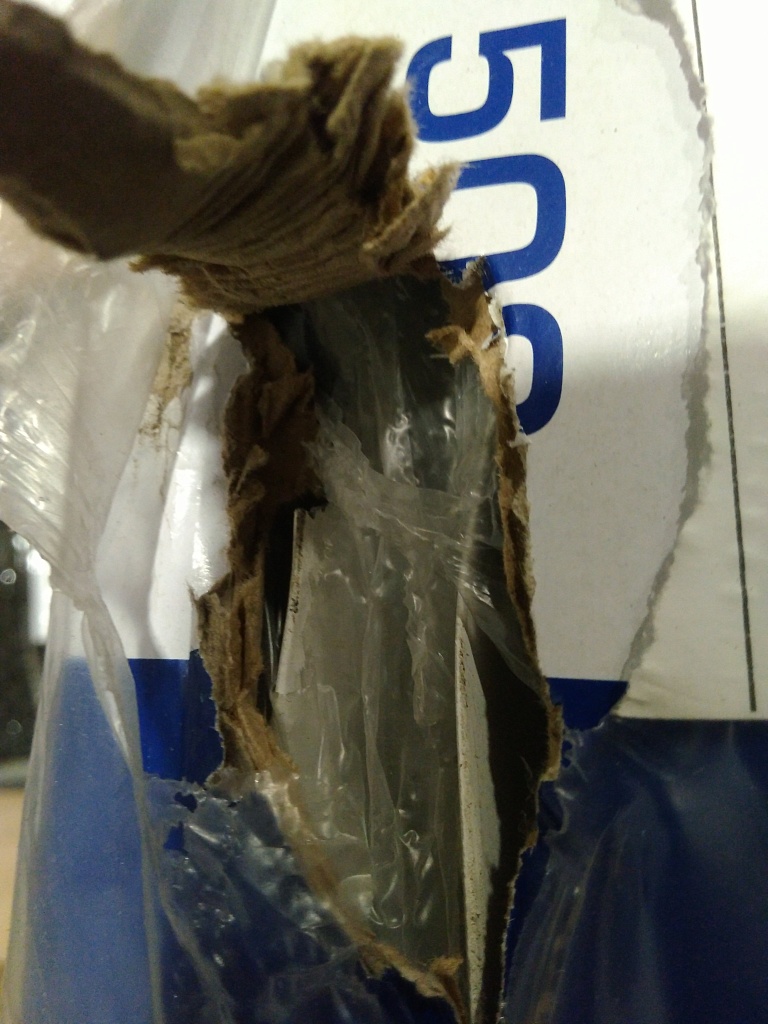 Уцененный товар (нарушена упаковка, скол, потертость на ребре крайней секции): Радиатор биметаллический STOUT TITAN 500 6 секций боковое подключение (белый RAL 9016), SRB-3310-050006