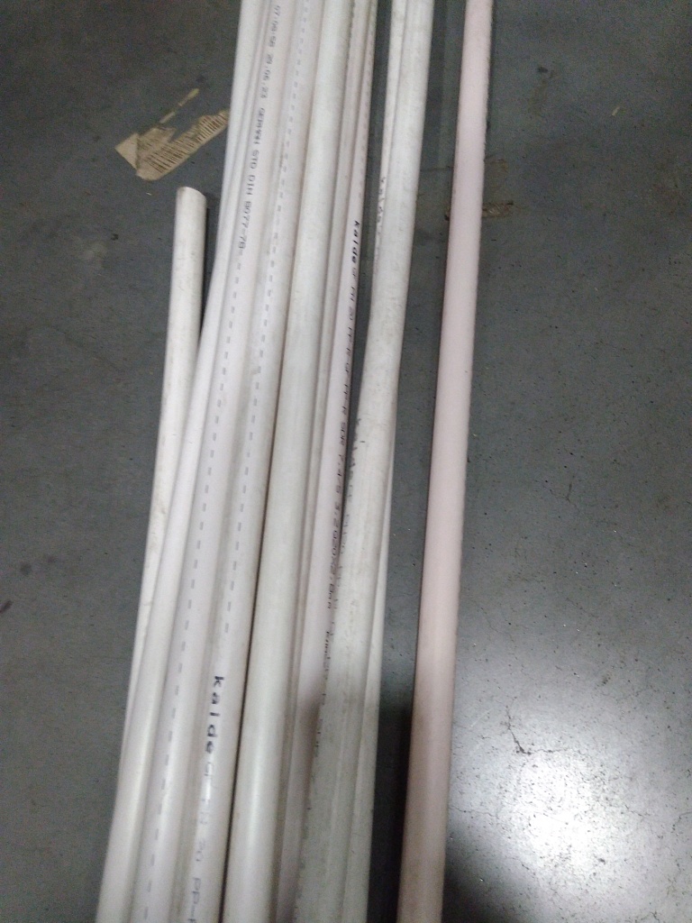 Уцененный товар (нетоварный вид): Труба полипропиленовая армированная (стекловолокно) (цвет белый) Kalde d=20х2,8 (PN 20), R.3202-tfr-200020