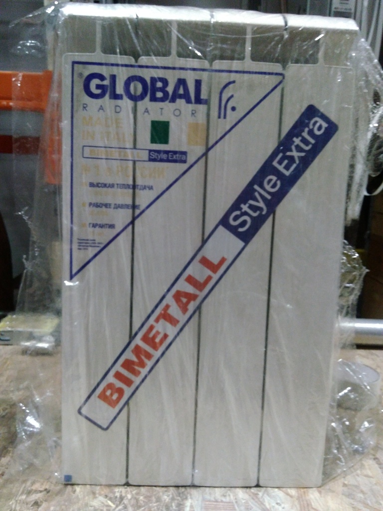 Уцененный товар (с экспозиции, отсутствует упаковка): Радиатор биметаллический Global STYLE EXTRA 500 4 секции боковое подключение (белый RAL 9010), STE05001004