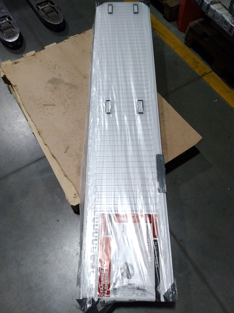 Уцененный товар (деформация боковой панели,царапины на решетке): Стальной панельный радиатор ROMMER Venti 22/400/2000 нижнее правое подключение, RRS-2020-224200