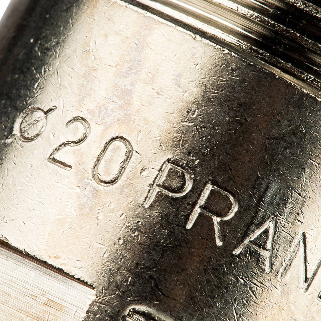 Уголок 90 с креплением Prandelli Multyrama (20х2,0х1/2) для металлопластиковых труб винтовой, 103.10.52.0