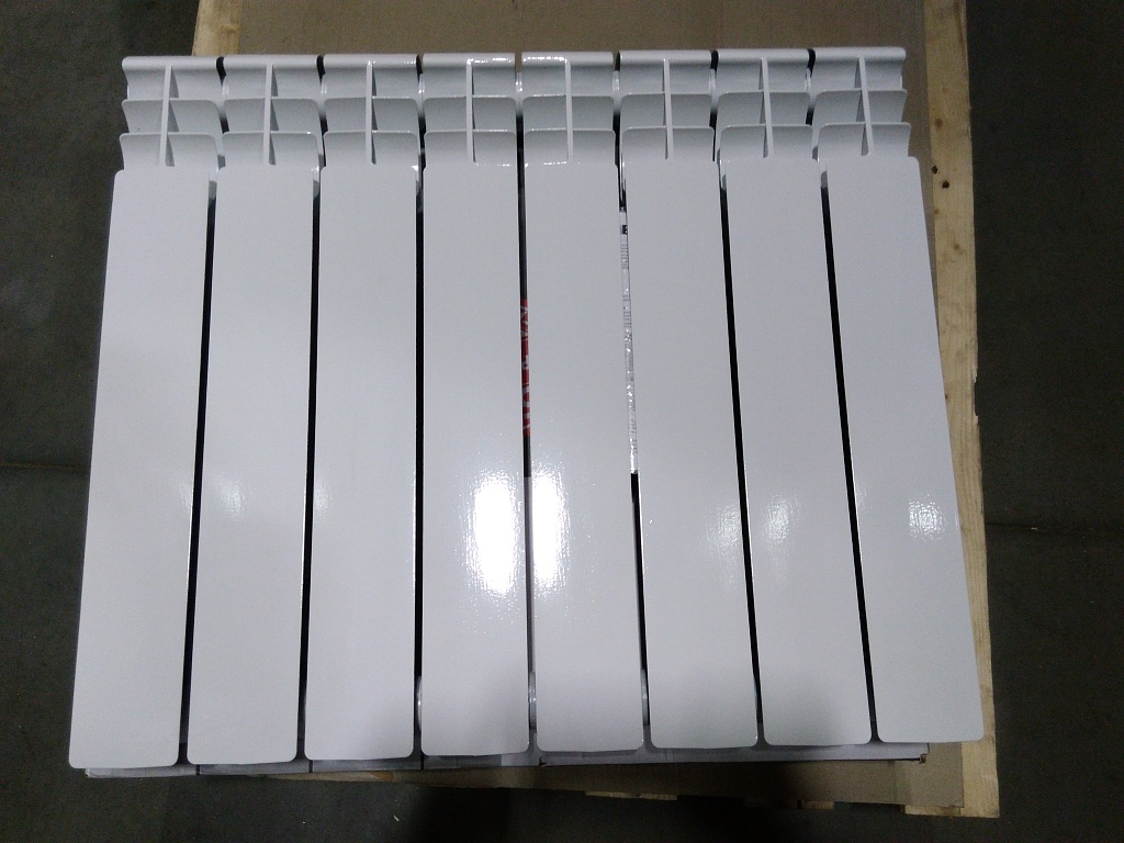 Уцененный товар (скол краски, нарушена упаковка, трещины на ламелях): Радиатор биметаллический ROMMER Profi BM 500 8 секции боковое подключение (BI500-80-80-150) (RAL9016), RBM-1210-050008