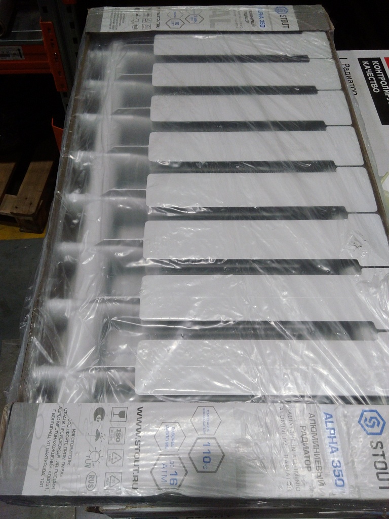 Уцененный товар (царапины на ламели): Радиатор алюминиевый STOUT ALPHA 350 10 секций боковое подключение (белый RAL 9016), SRA-2310-035010