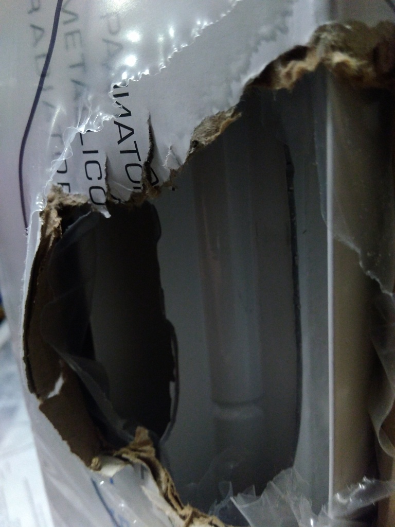 Уцененный товар (нарушена упаковка, вмятина и скол в верхней части крайней секции, сколы ребра крайней секции): Радиатор биметаллический STOUT VEGA 500 10 секций боковое подключение (белый RAL 9016), SRB-1310-050010