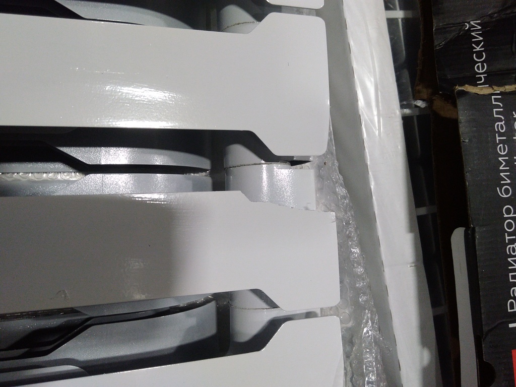 Уцененный товар (скол на ламели секции): Радиатор биметаллический ROMMER Profi BM 500 10 секции боковое подключение (BI500-80-80-150) (RAL9016), RBM-1210-050010