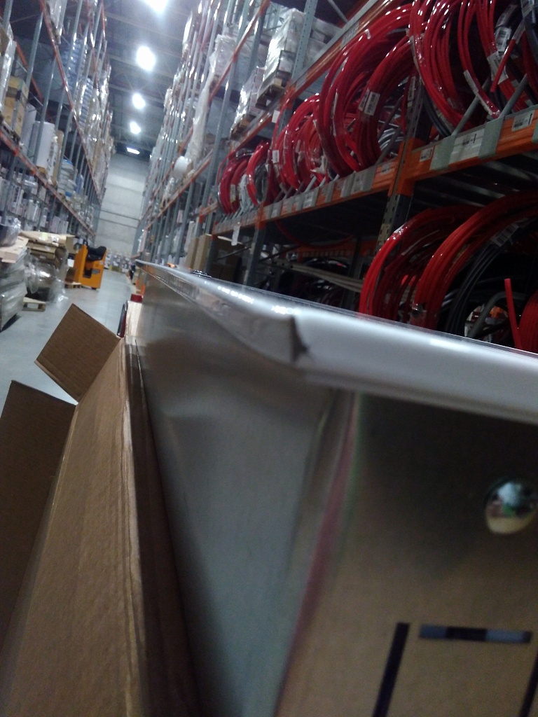 Уцененный товар (замят угол): Шкаф распределительный встроенный STOUT 11-12 выходов (ШРВ-4) 670х125х896