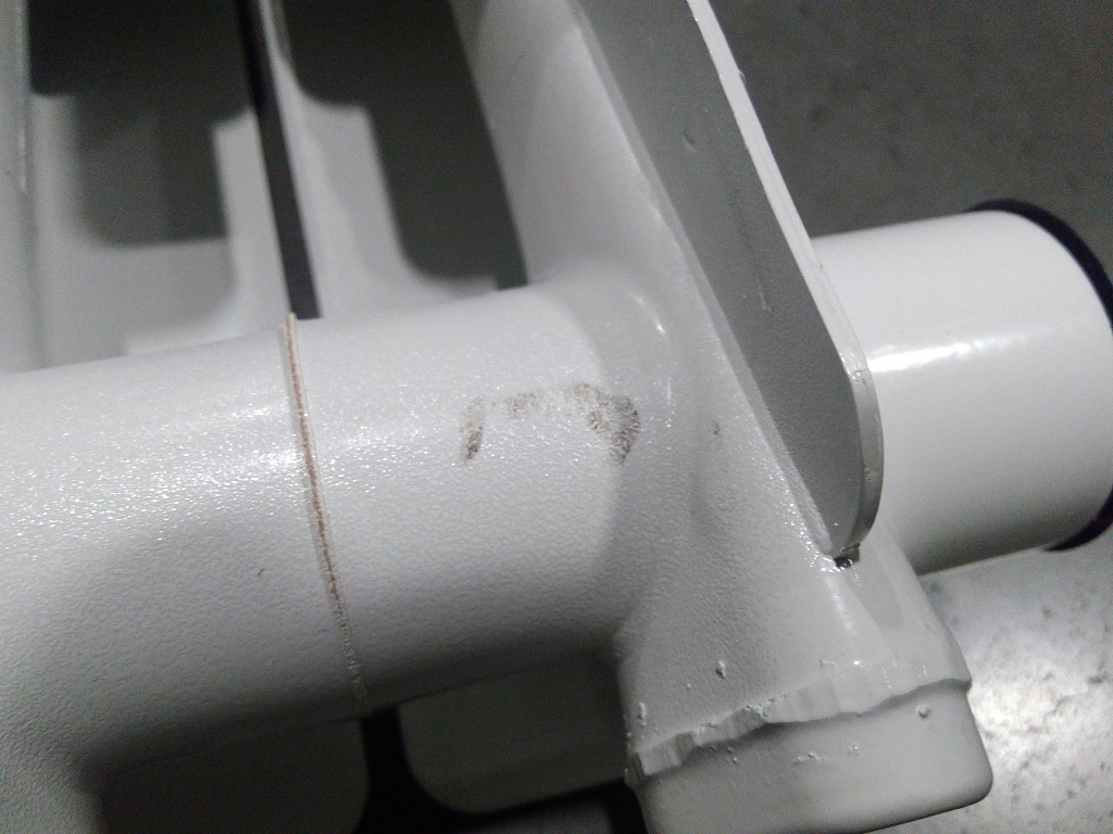 Уцененный товар (брак резьбы, царапины, потертости, нарушена упаковка): Радиатор алюминиевый STOUT Bravo 500 4 секции боковое подключение RAL9010, SRA-0110-050004