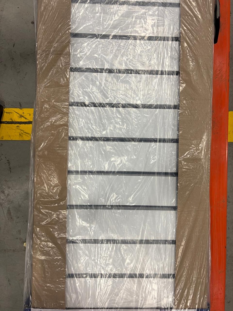 Уцененный товар (ВМЯТИНА/СКОЛЫ КРАСКИ): Радиатор биметаллический STOUT TITAN 350 12 секций боковое подключение (белый RAL 9016), SRB-3310-035012