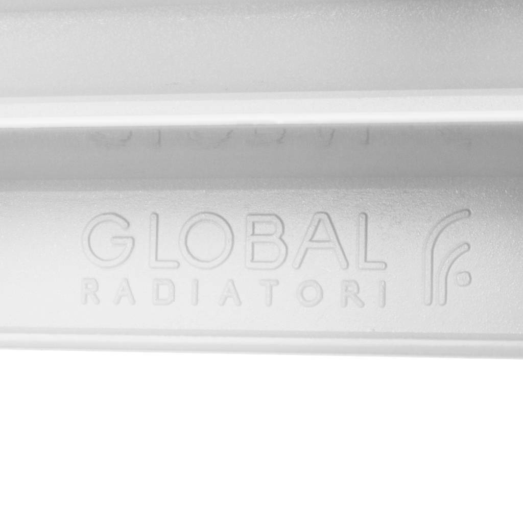 Радиатор биметаллический Global STYLE EXTRA 500 4 секции нижнее правое подключение (белый RAL 9010)