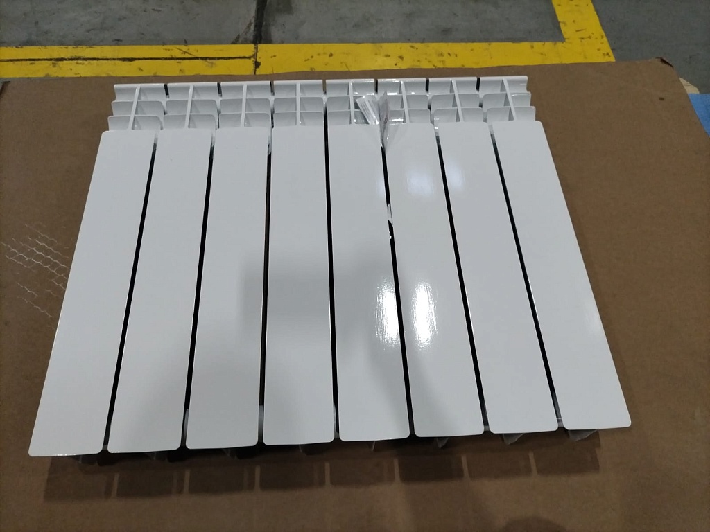 Уцененный товар (СКОЛ ЛКП / ПОВРЕЖДЕННЫЙ КОРПУС): Радиатор биметаллический ROMMER Profi BM 500 8 секции боковое подключение (BI500-80-80-150) (RAL9016), RBM-1210-050008