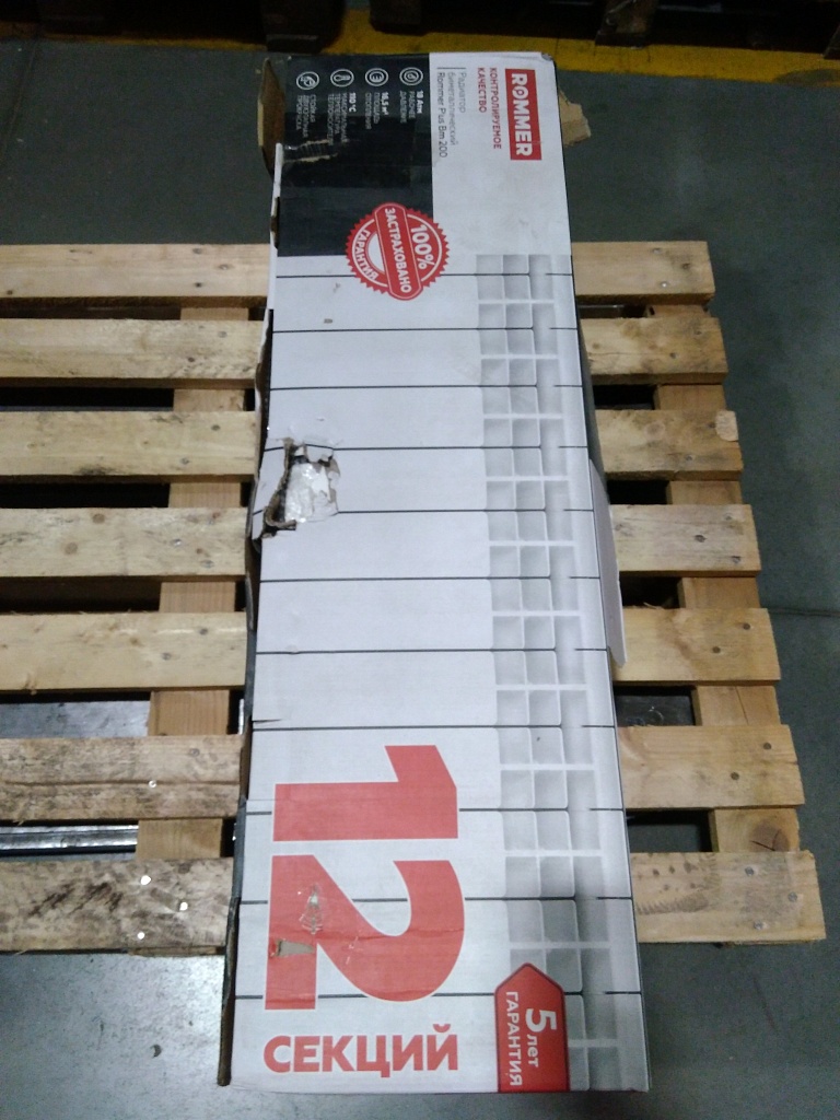 Уцененный товар (нарушена упаковка, трещина на ламели): Радиатор биметаллический ROMMER Plus BM 200 12 секций боковое подключение (RAL9016), RBM-3210-020012