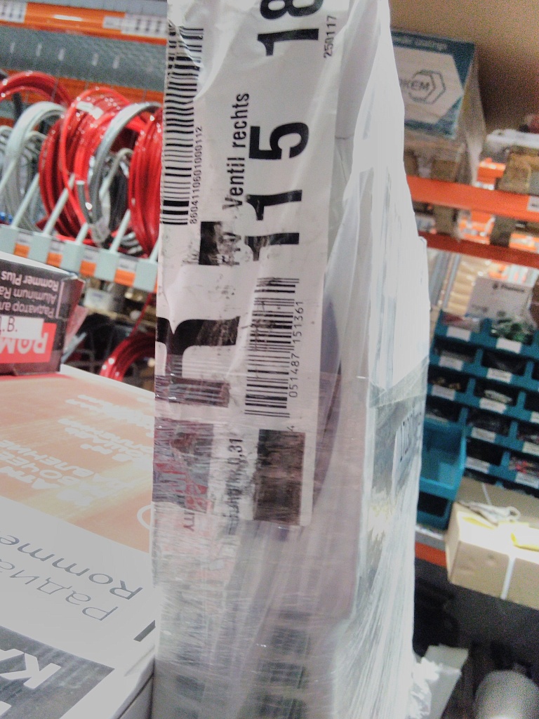 Уцененный товар (царапины): Стальной панельный радиатор Kermi Profil-V FTV 11/500/1800 нижнее подключение белый RAL 9016, FTV110501801R2Y