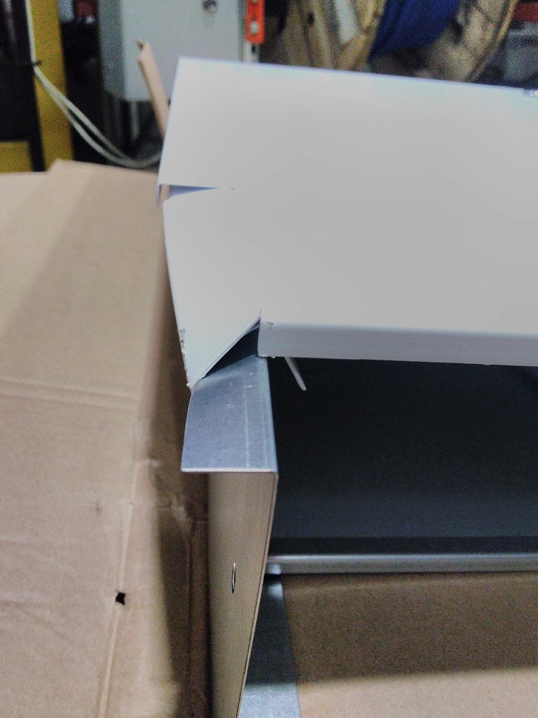 Уцененный товар (замятие на лицевой части  (БОЙ СКЛАДА)): Шкаф распределительный встроенный STOUT 8-10 выходов (ШРВ-3) 670х125х746