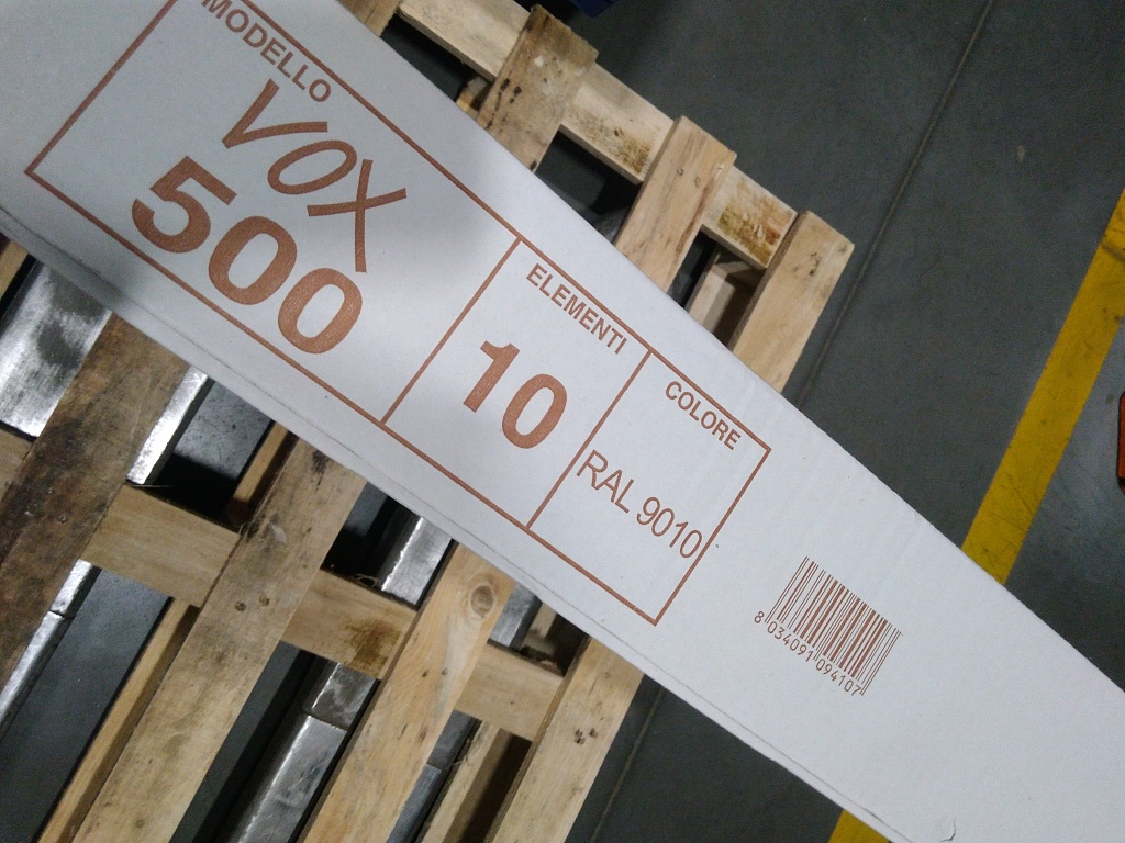 Уцененный товар (царапина): Радиатор алюминиевый Global VOX- R 500 10 секций боковое подключение (белый RAL 9010)