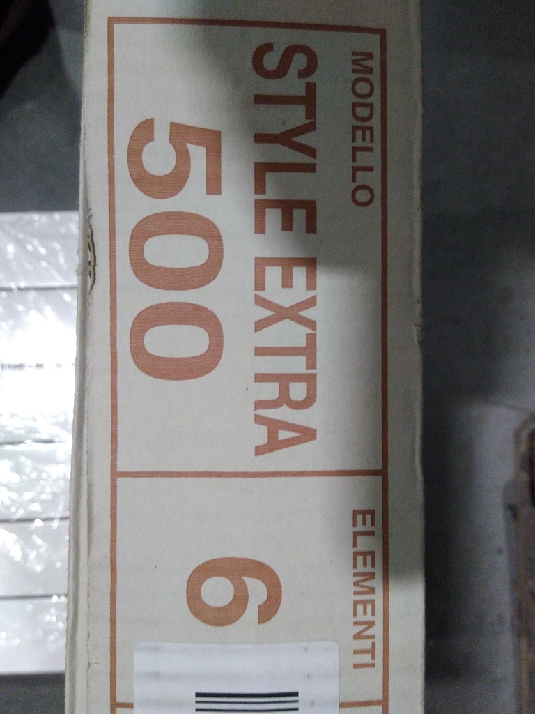 Уцененный товар (трещина на коллекторе): Радиатор биметаллический Global STYLE EXTRA 500 6 секций боковое подключение (белый RAL 9010), STE05001006