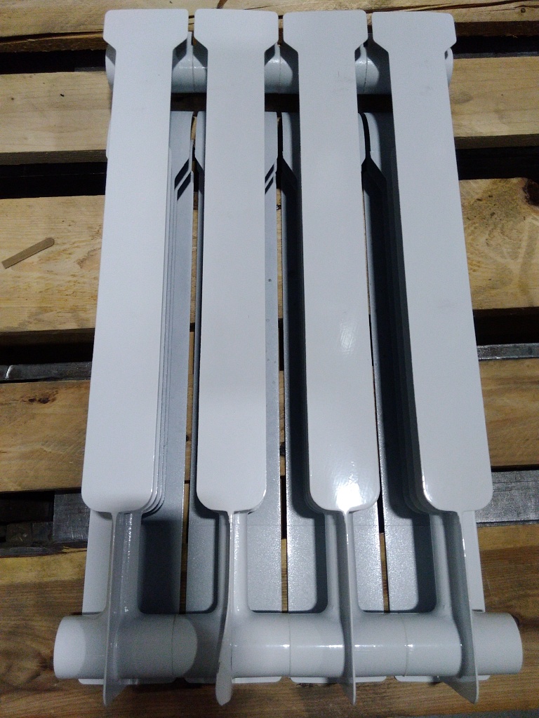 Уцененный товар (замятие на нижней части секции, вмятина в верхней части крайней секции): Радиатор биметаллический ROMMER Profi BM 500 4 секции боковое подключение (BI500-80-80-150) (RAL9016), RBM-1210-050004