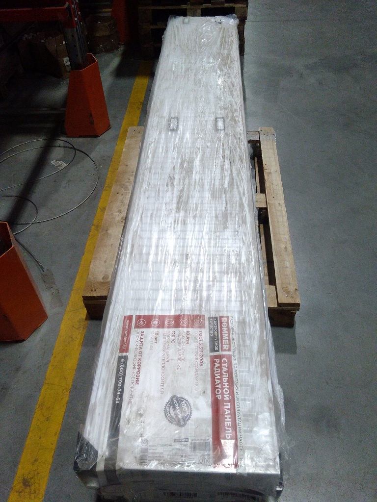 Уцененный товар (замятие, солы краски): Стальной панельный радиатор ROMMER Ventil 22/400/2600 нижнее правое подключение