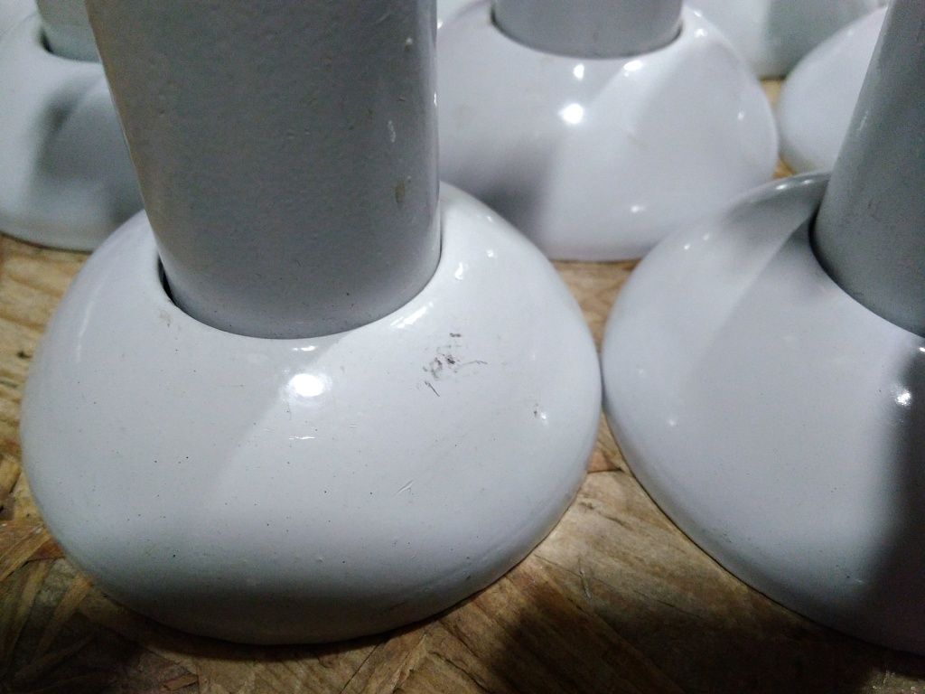 Уцененный товар (с экспозиции, потертости): Напольный кронштейн для секционных радиаторов 1шт ROMMER (RAL9016), 89577