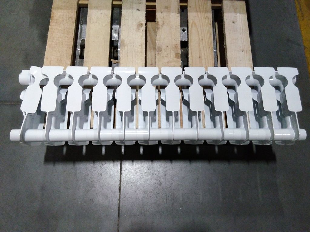 Уцененный товар (слом ламели крайней секции): Радиатор биметаллический ROMMER Plus BM 200 12 секций боковое подключение (RAL9016), RBM-3210-020012