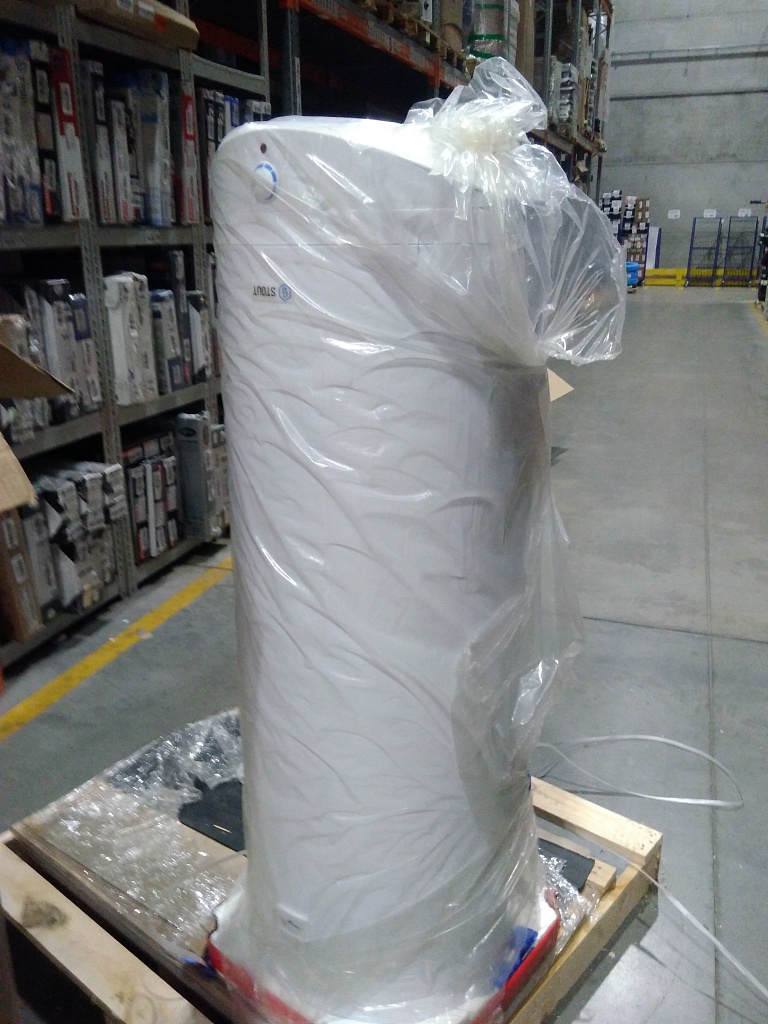 Уцененный товар (вмятина): Водонагреватель STOUT бойлер косвенного нагрева настенный 200 л.