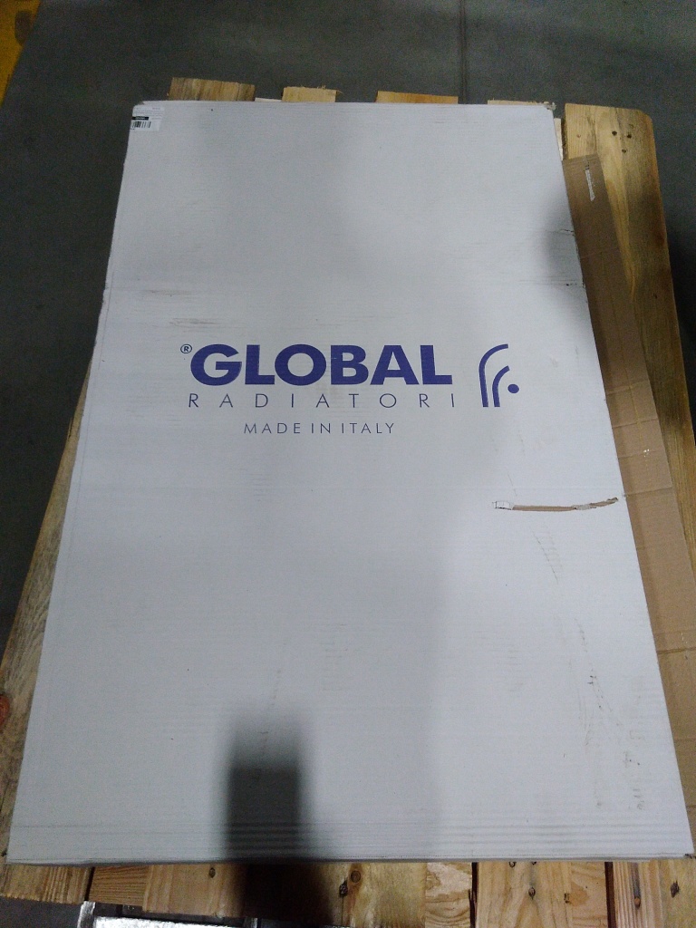 Уцененный товар (нарушена упаковка, сколы краски на ламели, замятие ламели на крайней секции): Радиатор алюминиевый Global VOX- R 500 12 секций нижнее правое подключение (белый RAL 9010), 169532