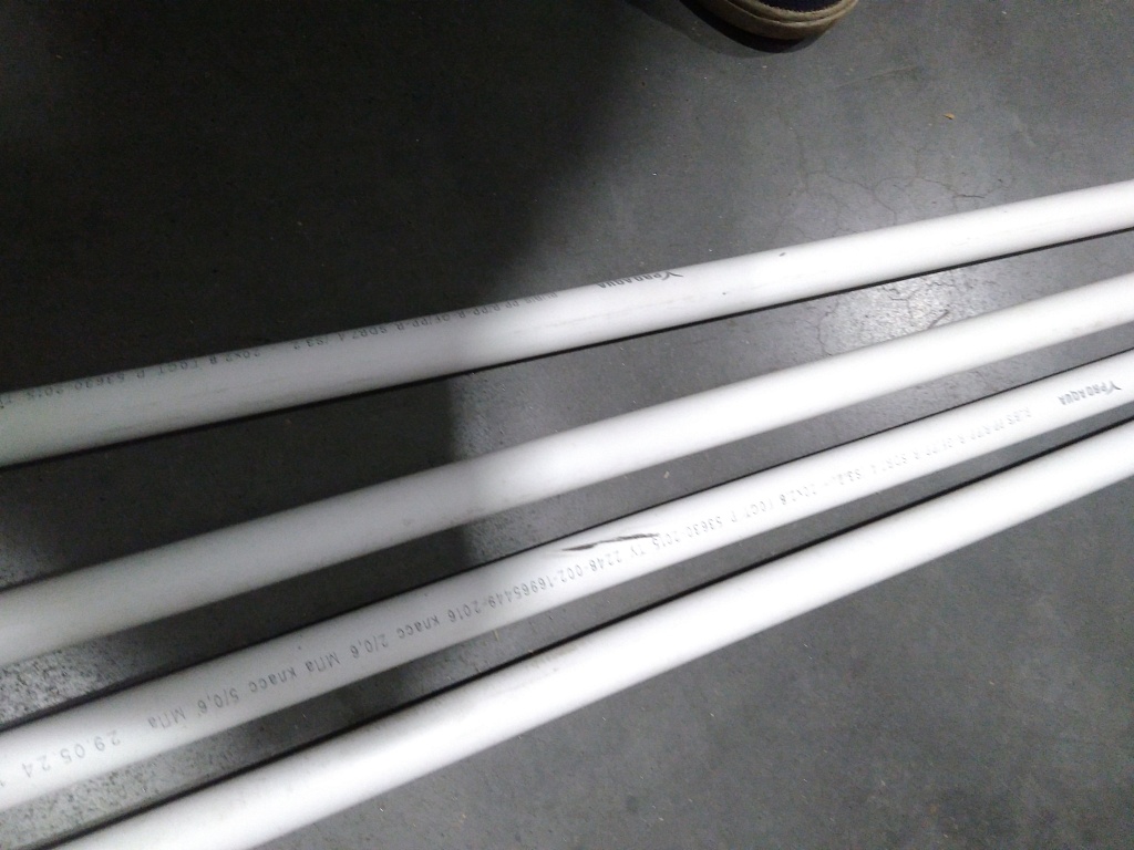 Уцененный товар (нетоварный вид): Труба армированная стекловолокном Pro Aqua RUBIS SDR 7,4 Белая 4м d= 20 PP-R, PA35008P