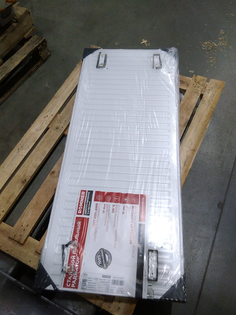 Уцененный товар (замятия крепления): Стальной панельный радиатор ROMMER Compact 21/500/1200 боковое подключение, RRS-2010-215120