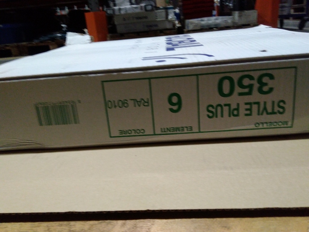 Уцененный товар (нетоварный вид упаковки): Радиатор биметаллический Global STYLE PLUS 350 6 секций боковое подключение (белый RAL 9010), STP03501006