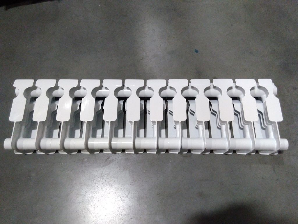 Уцененный товар (нарушена упаковка, скол на ламели крайней секции): Радиатор биметаллический ROMMER Plus BM 200 12 секций боковое подключение (RAL9016), RBM-3210-020012