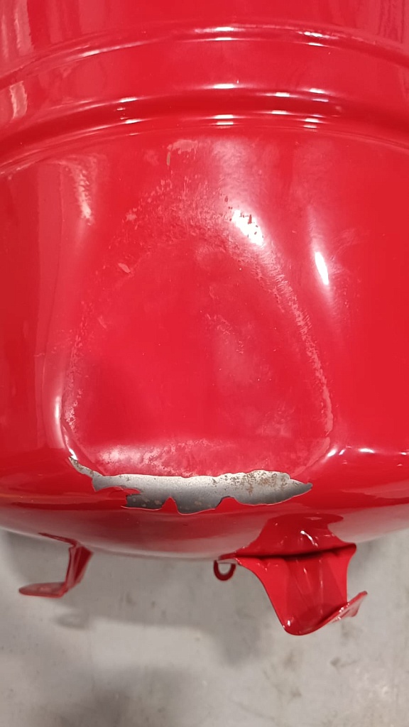 Уцененный товар (ВМЯТИНА НА КОРПУСЕ): Расширительный бак STOUT STH-0005 на отопление 50 л. (цвет красный), STH-0005-000050