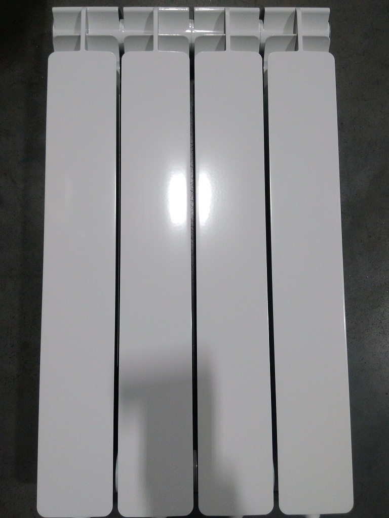 Уцененный товар (брак резьбы, царапины, потертости, нарушена упаковка): Радиатор алюминиевый STOUT Bravo 500 4 секции боковое подключение RAL9010, SRA-0110-050004