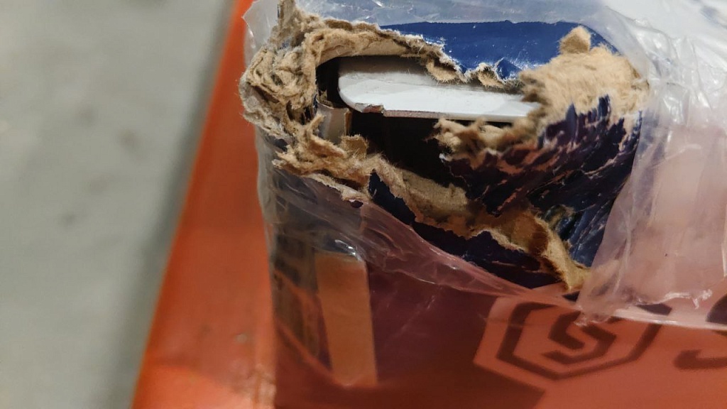 Уцененный товар (нарушена упаковка, скол на ламели крайней секции): Радиатор биметаллический STOUT ALPHA 350 10 секций боковое подключение (белый RAL 9016), SRB-2310-035010