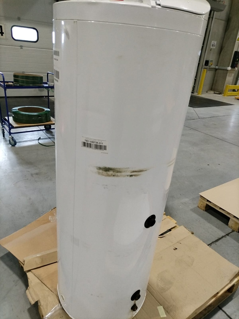 Уцененный товар (ВМЯТИНА НА КОРПУСЕ, ПОВРЕЖДЕНИЕ ПОКРЫТИЯ): Водонагреватель STOUT бойлер комбинированного нагрева напольный 200 л, ТЭН 3 кВт