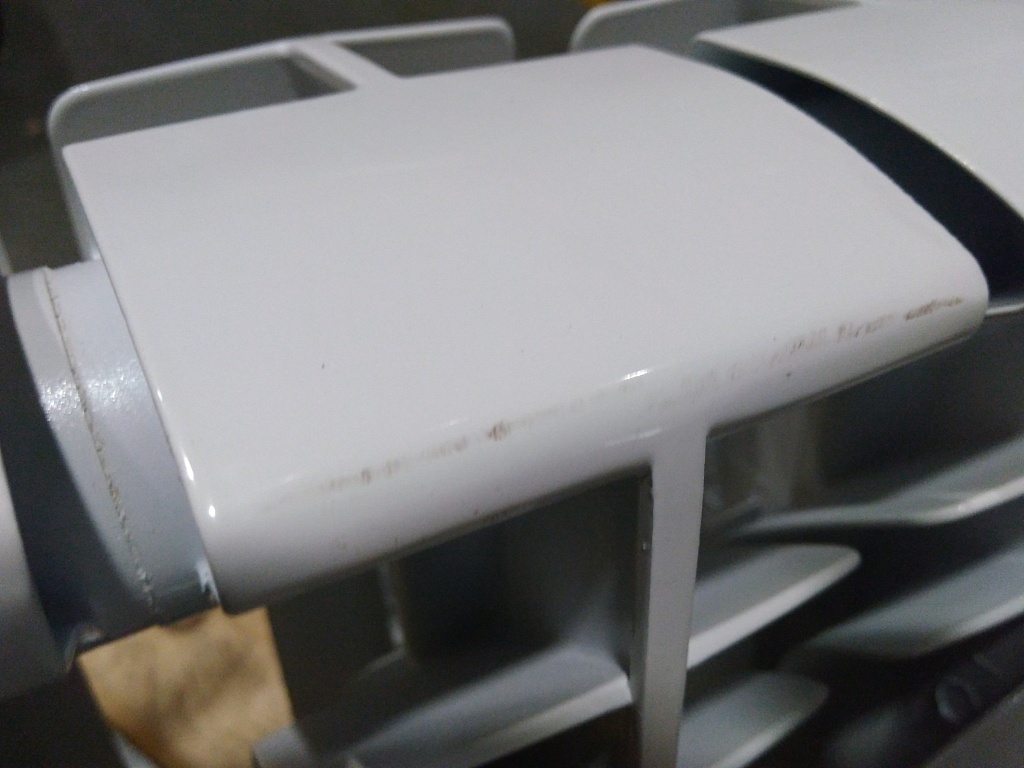 Уцененный товар (замятие ламели крайней секции, потертости в верхней части секций): Радиатор биметаллический ROMMER Plus BM 200 12 секций боковое подключение (RAL9016), RBM-3210-020012