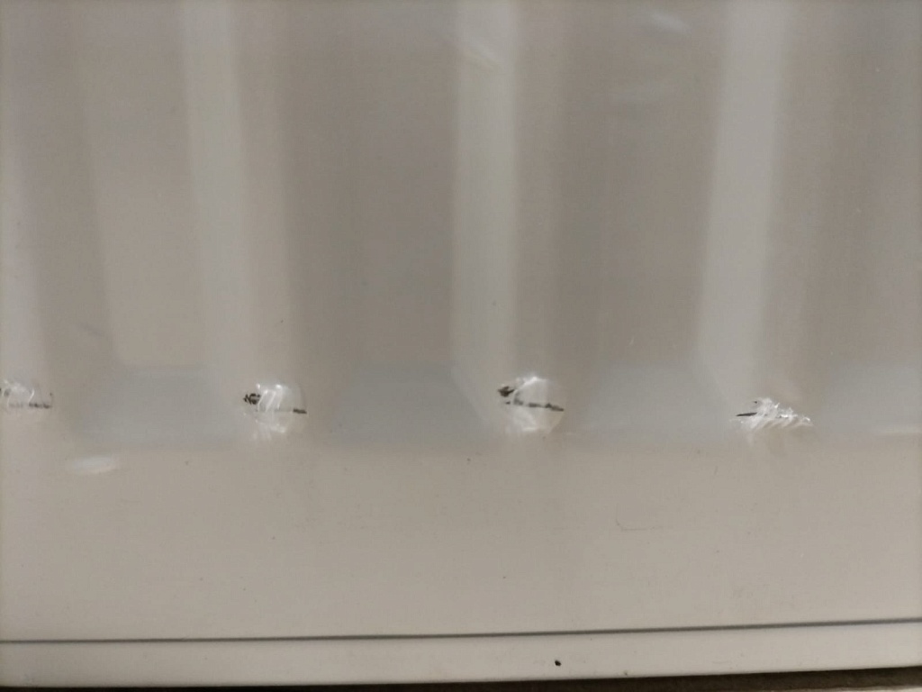 Уцененный товар (ЦАРАПИНЫ НА КОРПУСЕ): Стальной панельный радиатор Kermi Profil-V FTV 22/500/2000 нижнее подключение белый RAL 9016, FTV220502001R2Y