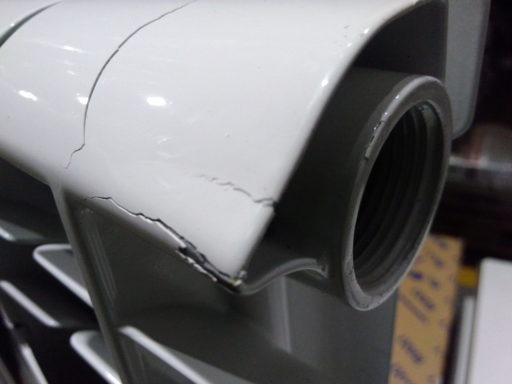 Уцененный товар (вмятина в верхней части крайней секции, сколы ламелей): Радиатор биметаллический ROMMER Profi BM 500 6 секции боковое подключение (BI500-80-80-150) (RAL9016), RBM-1210-050006