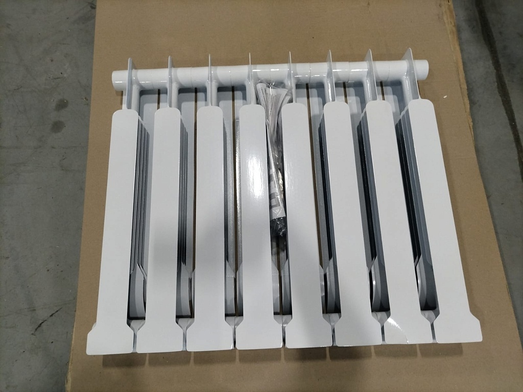 Уцененный товар (Трещина на корпусе): Радиатор биметаллический ROMMER Profi BM 500 8 секции боковое подключение (BI500-80-80-150) (RAL9016), RBM-1210-050008