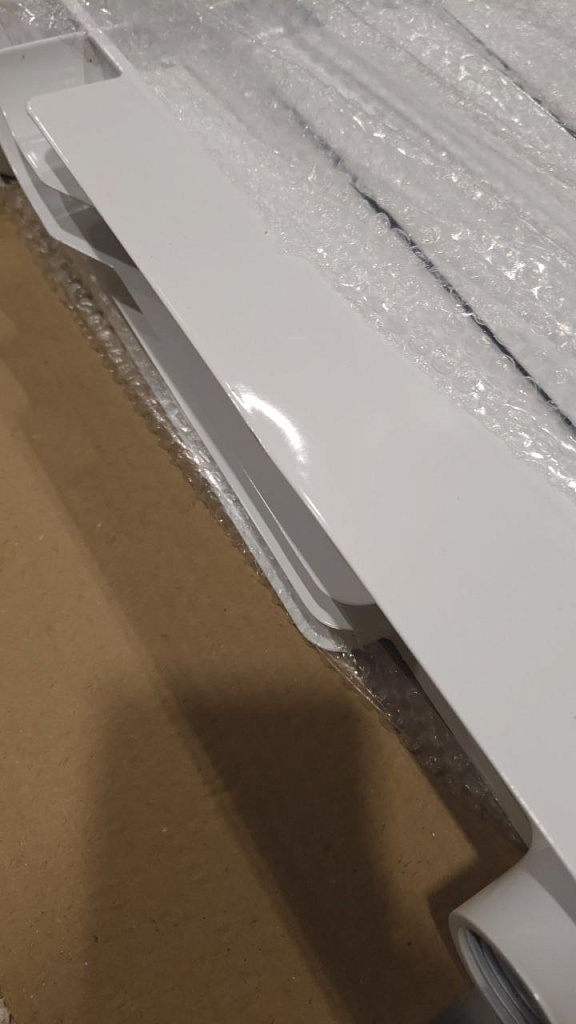 Уцененный товар (вмятина, потертость на ламелях крайних секций): Радиатор биметаллический ROMMER Profi BM 350 12 секций боковое подключение (BI350-80-80-130) (RAL9016), RBM-1210-035012