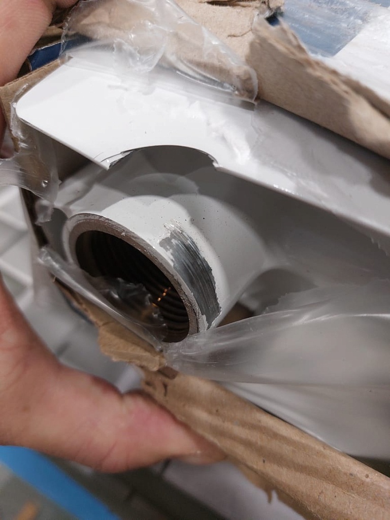 Уцененный товар (СКОЛ ЛКП /): Радиатор биметаллический STOUT ALPHA 500 8 секций боковое подключение (белый RAL 9016), SRB-2310-050008