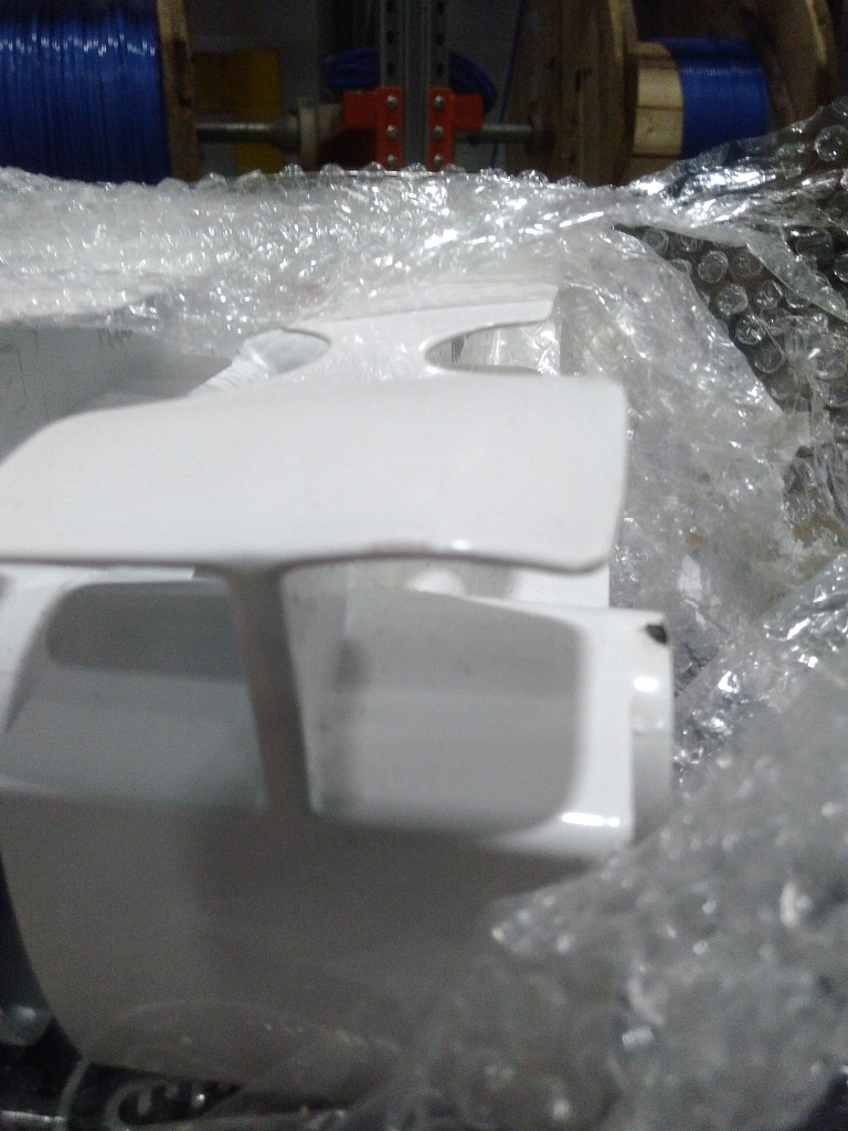 Уцененный товар (Повреждение крайней секции): Радиатор биметаллический ROMMER Plus BM 200 8 секций боковое подключение (RAL9016), RBM-3210-020008