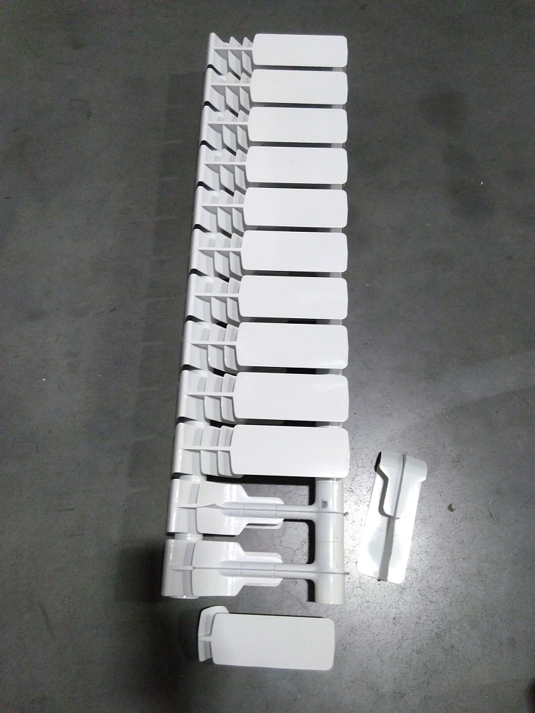 Уцененный товар (слом ламелей): Радиатор биметаллический ROMMER Plus BM 200 12 секций боковое подключение (RAL9016), RBM-3210-020012