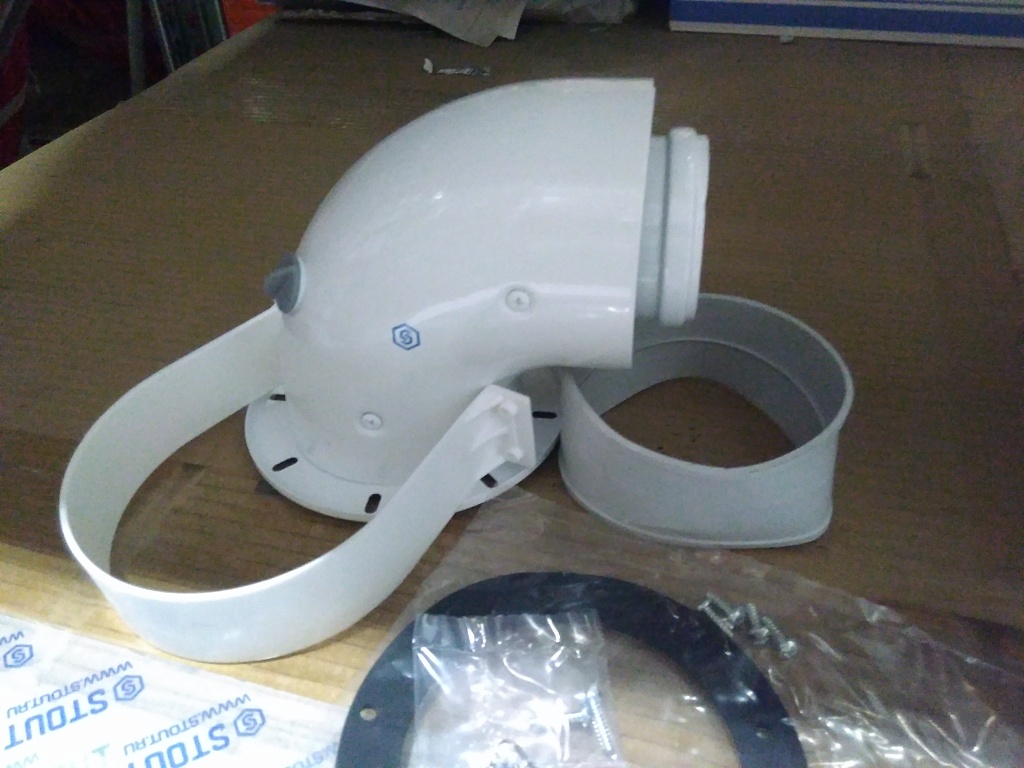 Уцененный товар (вмятина): Адаптер для котла угловой STOUT DN60/100 90° коаксиальный (совместимый с Bosch, Buderus)(с логотипом)