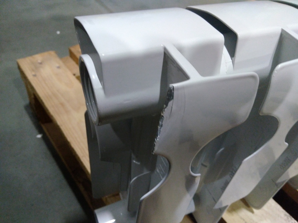 Уцененный товар (скол на ламели крайней секции, трещина на ламели крайней секции): Радиатор биметаллический ROMMER Plus BM 200 12 секций боковое подключение (RAL9016), RBM-3210-020012