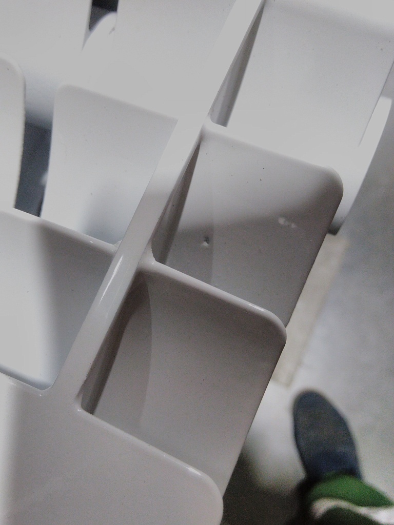 Уцененный товар (зав. брак литья на крайней секции): Радиатор алюминиевый ROMMER Optima 500 4 секций боковое подключение (RAL9016), RAL-0210-050004