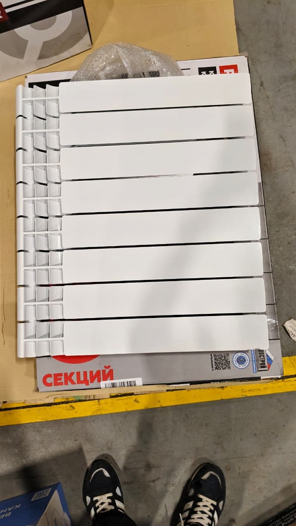 Уцененный товар (СКОЛ ЛКП): Радиатор биметаллический ROMMER Profi BM 500 8 секции боковое подключение (BI500-80-80-150) (RAL9016), RBM-1210-050008