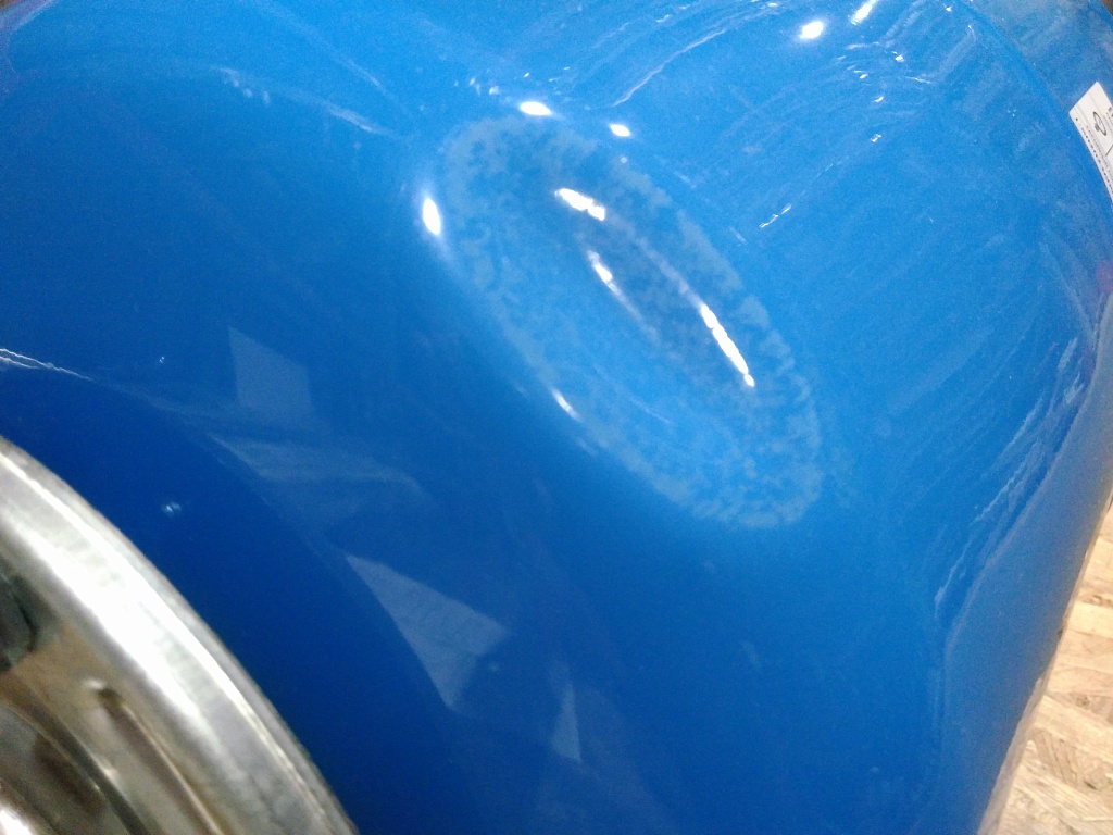 Уцененный товар (вмятина, потертости): Расширительный бак STOUT STW-0001 гидроаккумулятор 20 л. вертикальный (цвет синий), STW-0001-000020