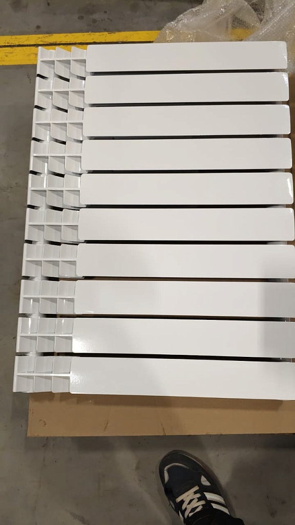 Уцененный товар (сколы краски): Радиатор биметаллический ROMMER Optima BM 500 10 секций боковое подключение (RAL9016), RBM-0210-050010