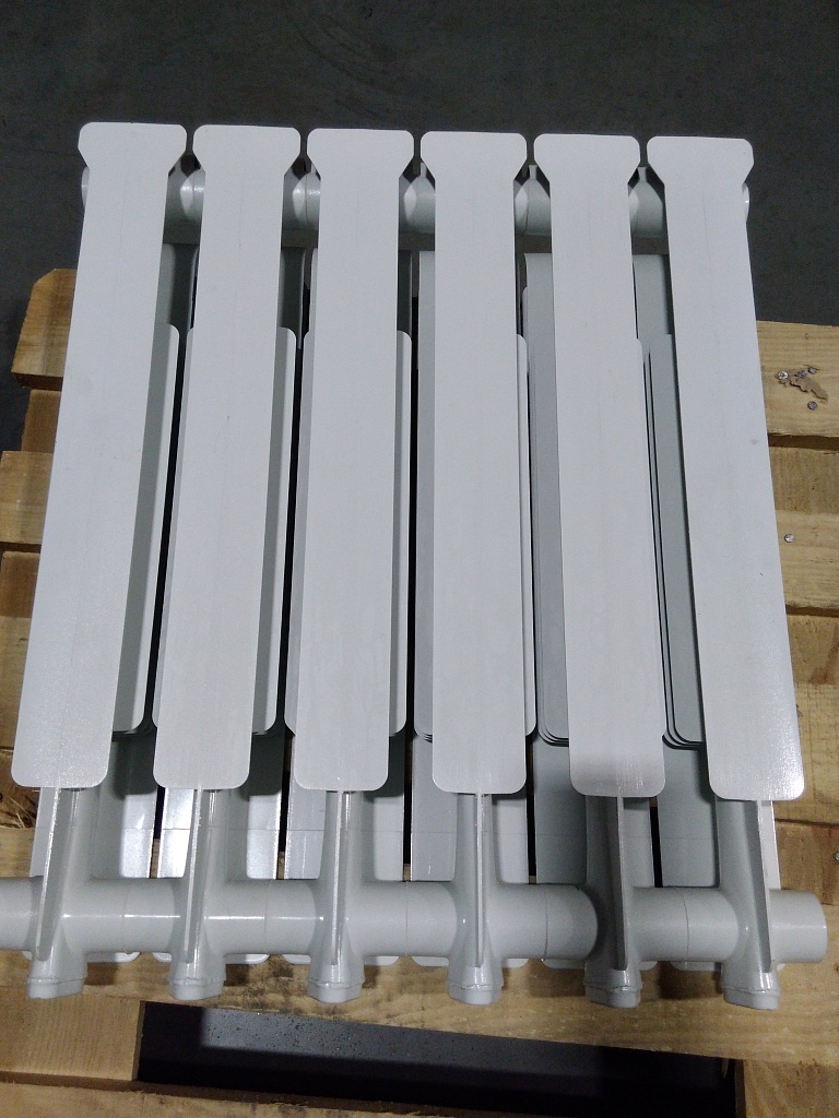 Уцененный товар (царапины, потертости, следы скотча, с экспозиции): Радиатор алюминиевый STOUT Bravo 500 6 секций боковое подключение RAL9010, SRA-0110-050006